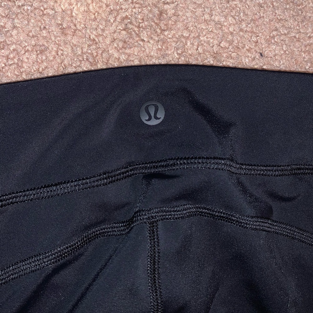 LULULEMON black leggings with mesh